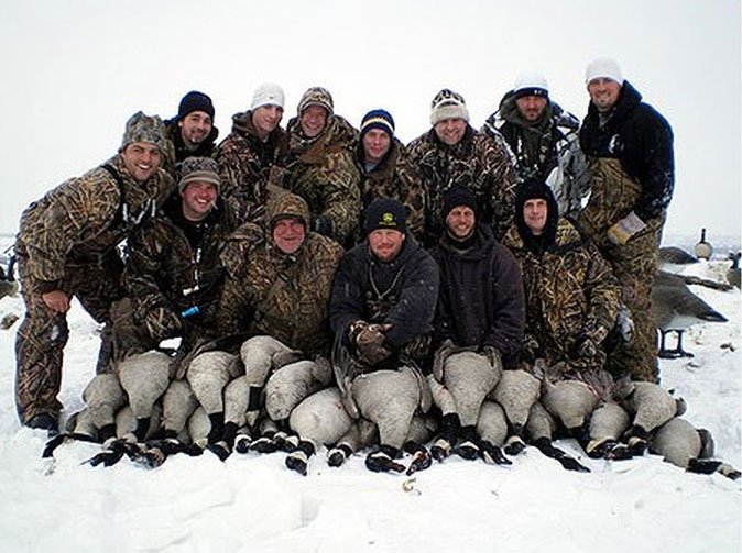 Premier Flight Guide Service has long established itself as one of the top guides for goose hunting in Rochester, Minnesota. Our dedication and strong customer base have helped us build our services to include more fields throughout the Rochester area. We are now more capable of harvesting birds consistently throughout the fall goose hunting season.