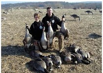 Premier Flight Guide Service has long established itself as one of the top guides for goose hunting in Rochester, Minnesota. Our dedication and strong customer base have helped us build our services to include more fields throughout the Rochester area. We are now more capable of harvesting birds consistently throughout the fall goose hunting season.