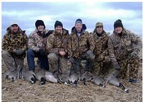 Premier Flight Guide Service has long established itself as one of the top guides for goose hunting in Rochester, Minnesota. Our dedication and strong customer base have helped us build our services to include more fields throughout the Rochester area. We are now more capable of harvesting birds consistently throughout the fall goose hunting season.