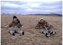 Premier Flight Guide Service has long established itself as one of the top guides for goose hunting in Rochester, Minnesota. Our dedication and strong customer base have helped us build our services to include more fields throughout the Rochester area. We are now more capable of harvesting birds consistently throughout the fall goose hunting season.